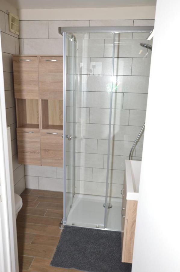 Modern And Private Studio With All Comfort! Apartamento Roeselare Exterior foto